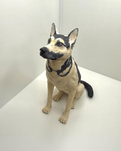 Custom 3D-Printed Dog Figurine – Bronze with Black Base